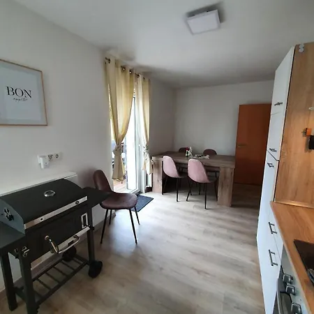 Wohlfuehl-wohnung Mit Sternekomfort Und Xl Balkon In Tanne