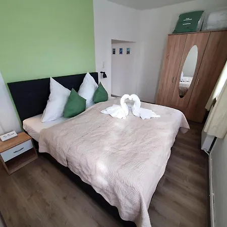 Apartamento Wohlfuehl-wohnung Mit Sternekomfort Und Xl Balkon In Tanne
